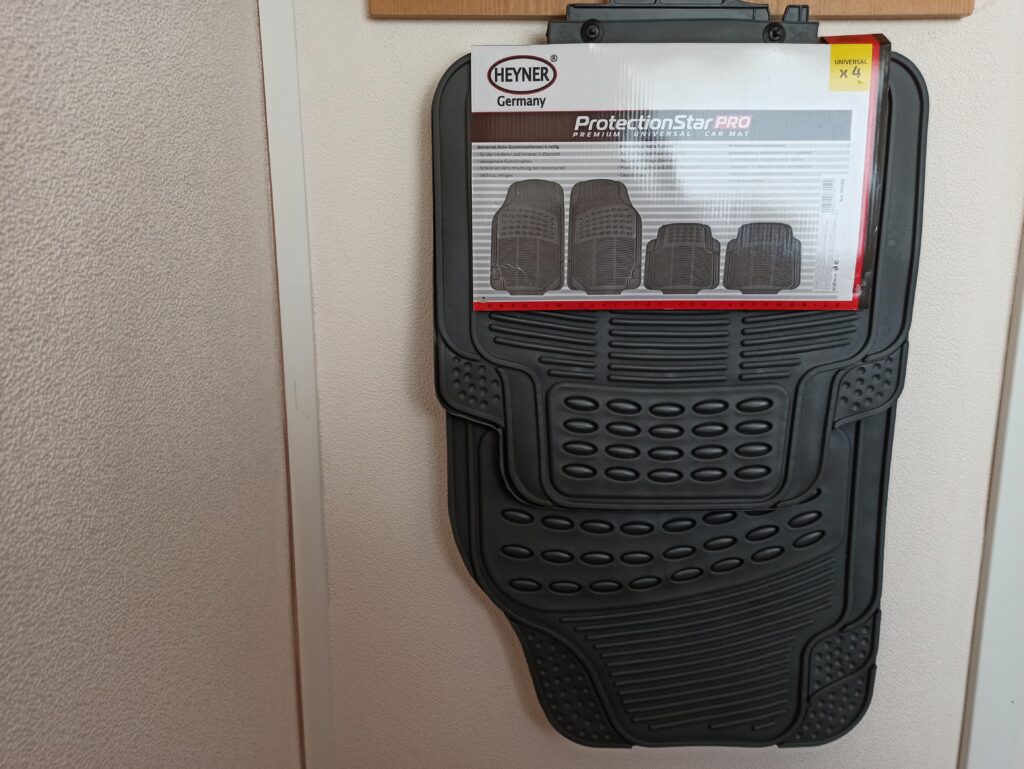 Porimattide komplekt Universaal hall